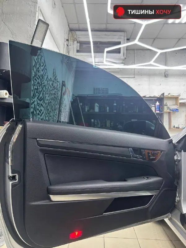 Mercedes-Benz E250 в студии